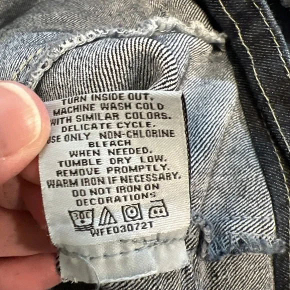 Wallflower Women's XL Dark Wash Studded Denim Vest Frayed Cropped Blue Jacket XL - Picture 11 of 11